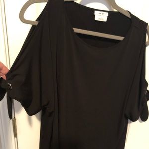 New DKNY open shoulder black knit top XL